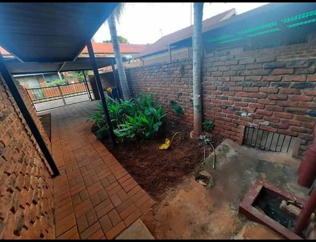 3 BEDROOM TOWNHOUSE FOR SALE IN THE ORCHARDS